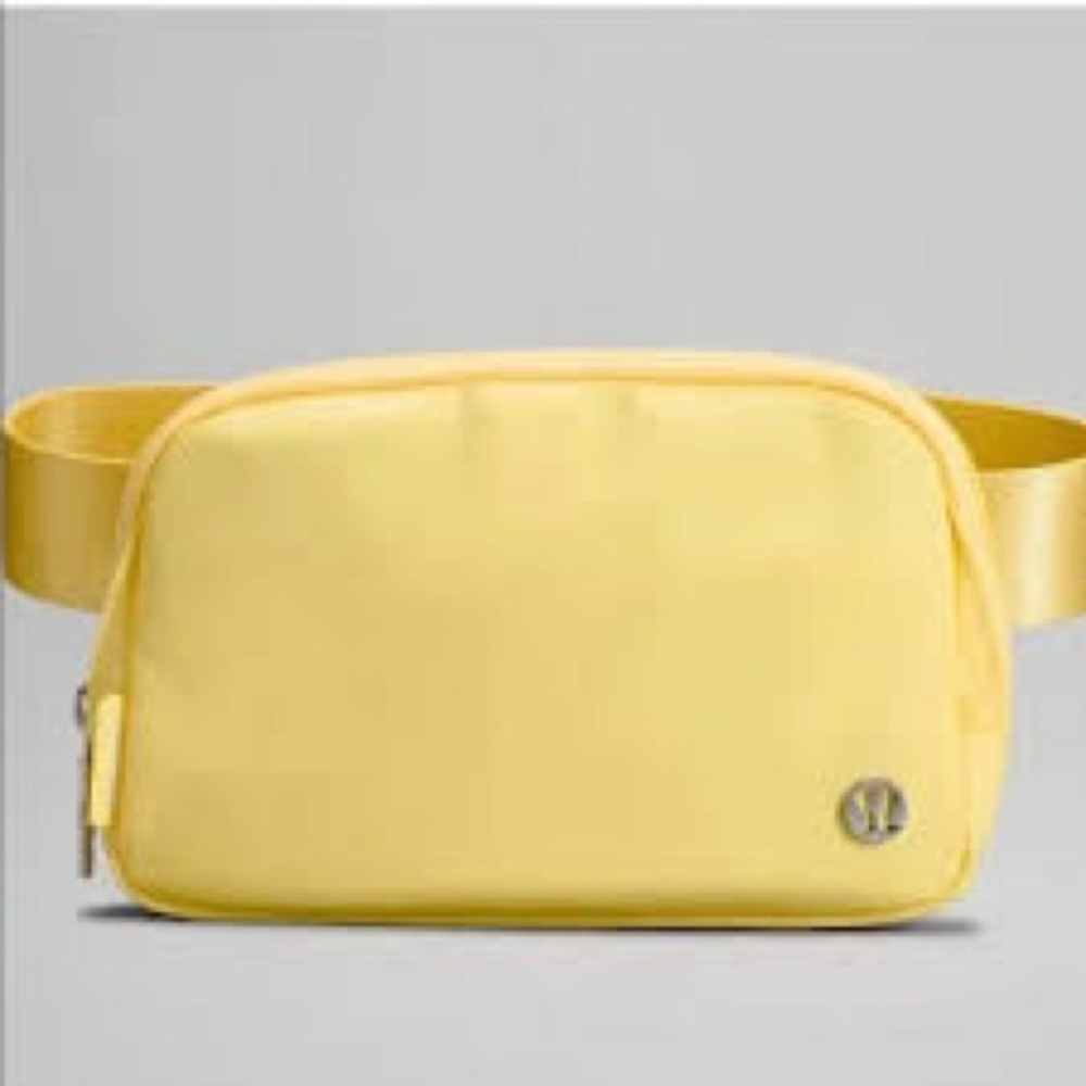 LULULEMON 1L EVERYWHERE BELT BAG IN UTILITY YELLOW